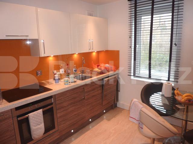 			NEW INSTRUCTION!, 2 Bedroom, 1 bath, 1 reception Flat			 Shirlock Road, HAMPSTEAD